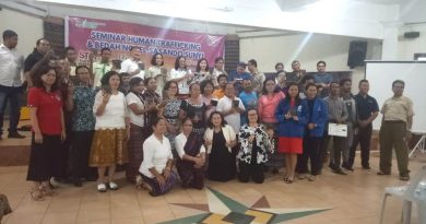 Trafficking adalah Tanggungjawab Bersama, Pemuda Katolik Batam Gelar Diskusi dan Bedah Novel “Sasando Sunyi” Trafficking adalah Tanggungjawab Bersama, Pemuda Katolik Batam Gelar Diskusi dan Bedah Novel “Sasando Sunyi”