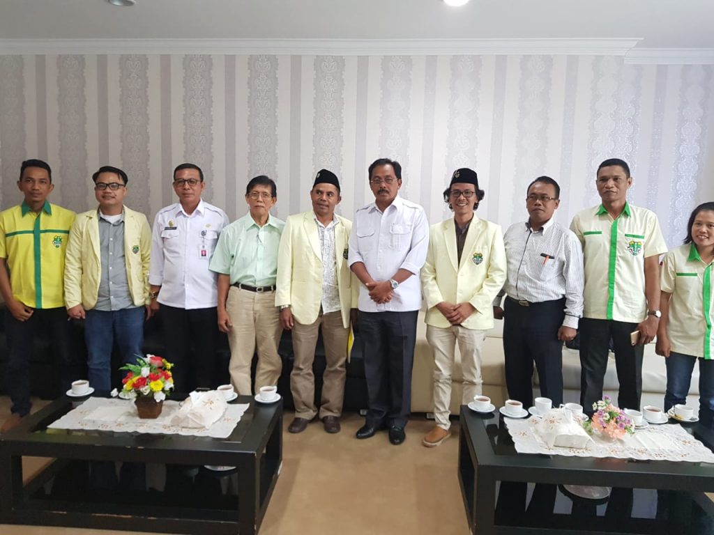 Pengurus Pemuda Katolik Komda Kepri bersama Gubernur Kepri Dr. H. Nurdin Basirun, S.Sos, M.Si 